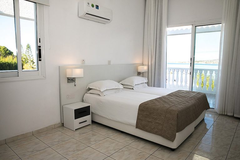 Theo Sunset Bay Villa for 10 persons in Paphos Cyprus