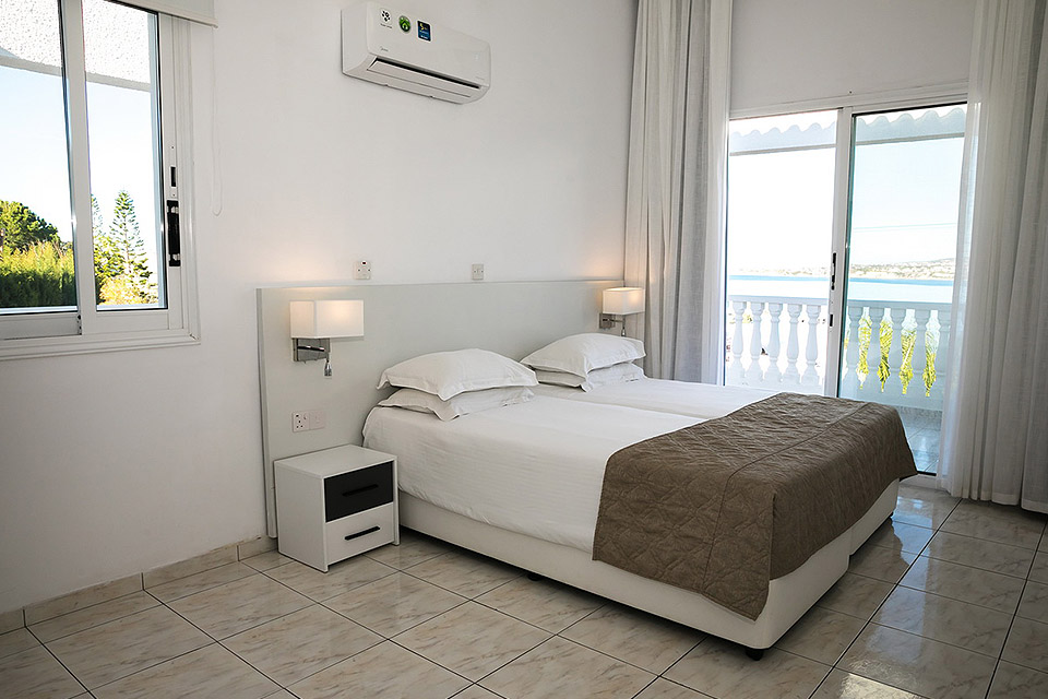 Theo Sunset Bay Villa for 10 persons in Paphos Cyprus